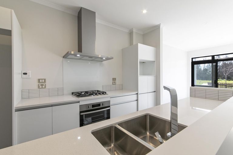 Photo of property in 4b Nohoanga Road, Karaka, Papakura, 2113