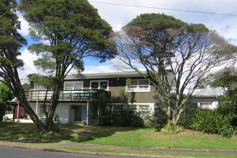 Photo of property in 30 Beaubank Road, Kelston, Auckland, 0602