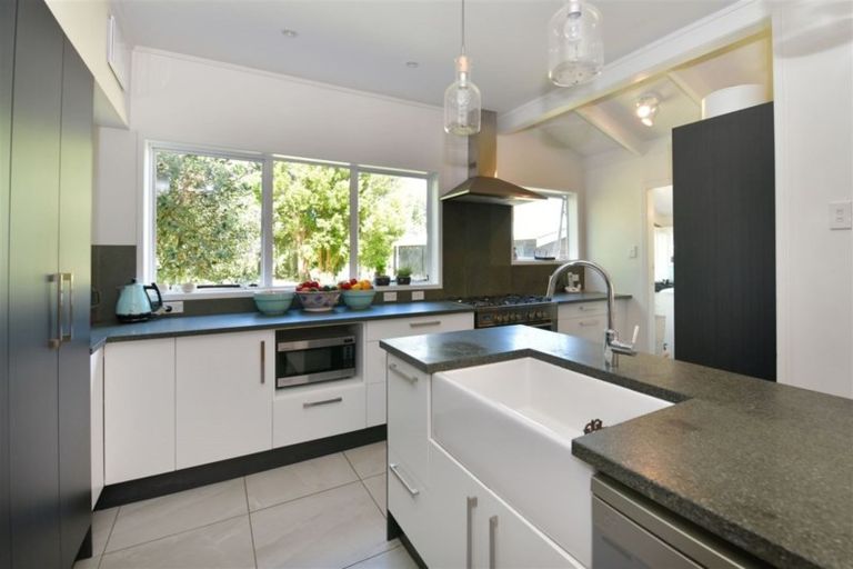 Photo of property in 1238 Peak Road, Helensville, 0875