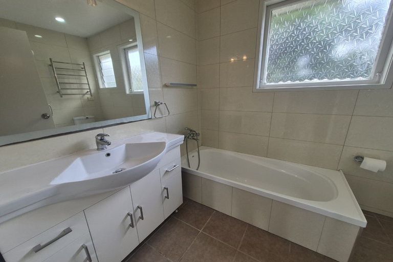 Photo of property in 44 Preston Avenue, Henderson, Auckland, 0610