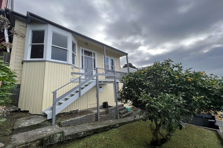 Photo of property in 92 Rolleston Street, Mount Cook, Wellington, 6021