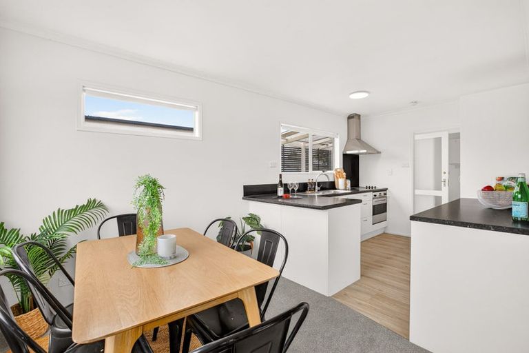 Photo of property in 15 Oleander Place, Bell Block, New Plymouth, 4312