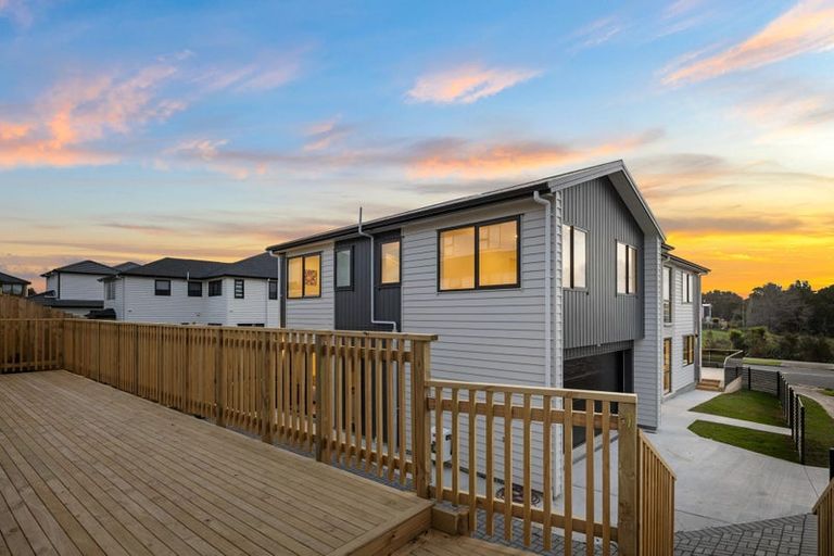 Photo of property in 3 Tinaku Road, Flat Bush, Auckland, 2019