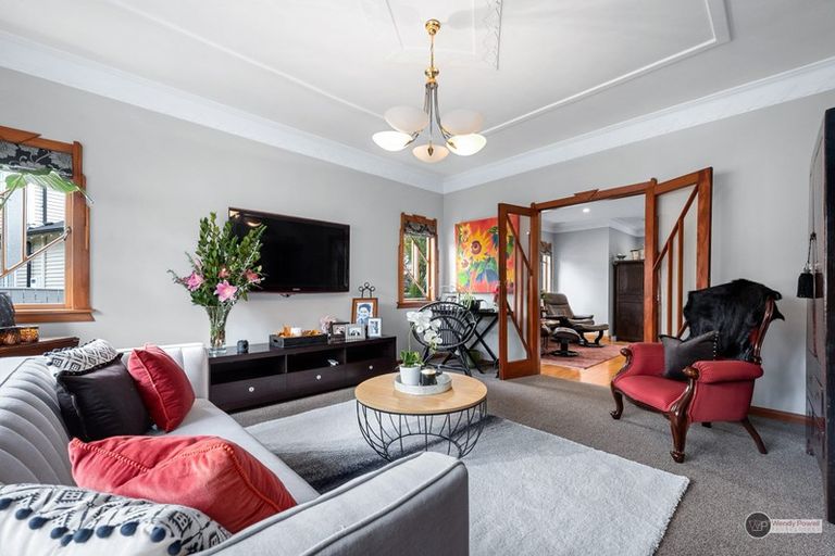 Photo of property in 37 Pohutukawa Street, Woburn, Lower Hutt, 5010