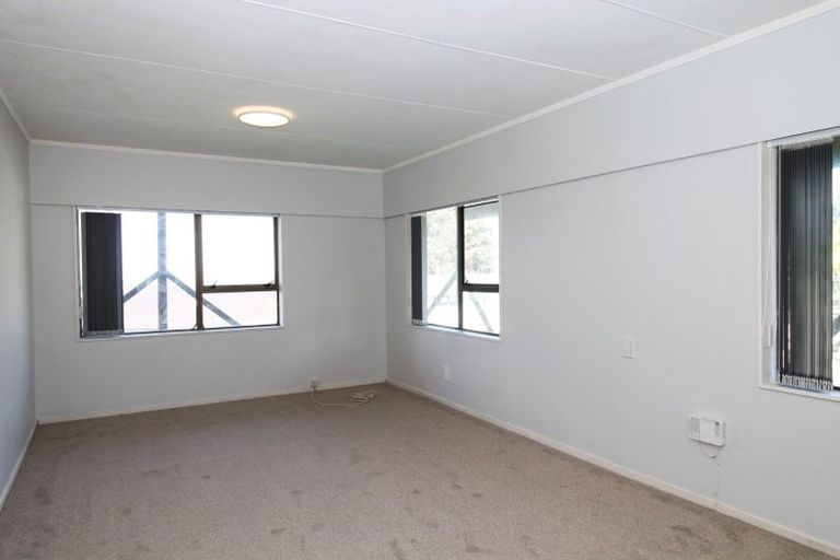 Photo of property in 43 Goodwood Drive, Goodwood Heights, Auckland, 2105