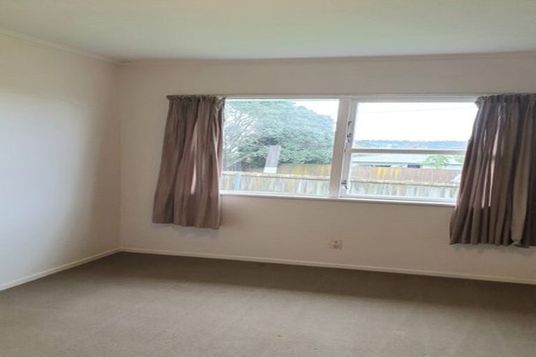 Photo of property in 47 Fairclough Road, Beach Haven, Auckland, 0626