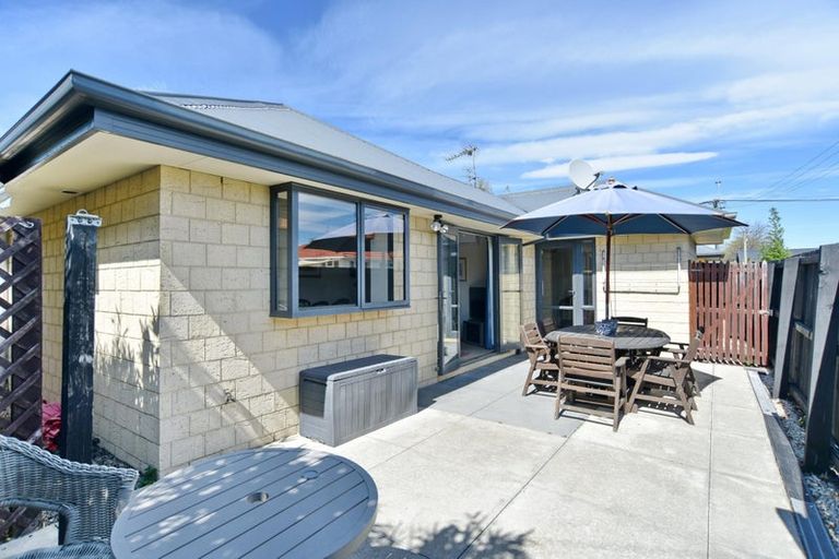 Photo of property in 26c Sawyers Arms Road, Northcote, Christchurch, 8052