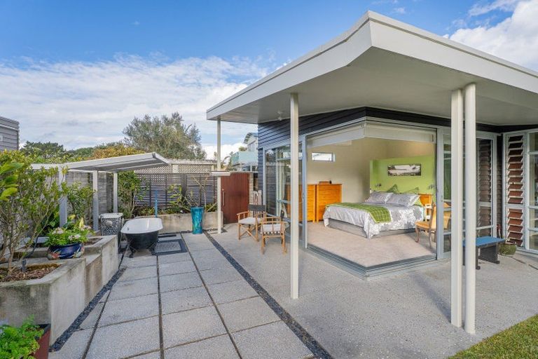 Photo of property in 166 Sands Crescent, Matarangi, Whitianga, 3592