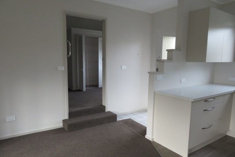 Photo of property in 16 Chipping Dale, Mangere Bridge, Auckland, 2022