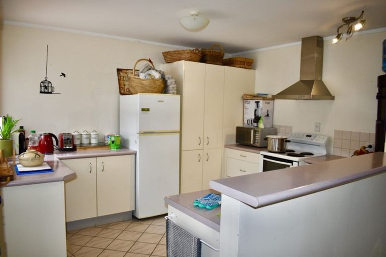 Photo of property in 12 Renata Road, Otaki, 5512