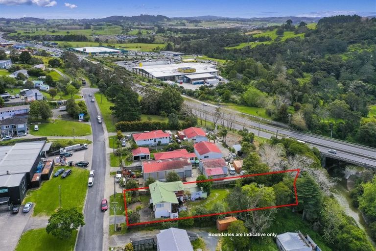 Photo of property in 4 Blanc Road, Silverdale, 0932