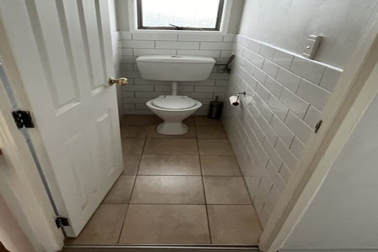 Photo of property in 16 Massine Place, Randwick Park, Auckland, 2105