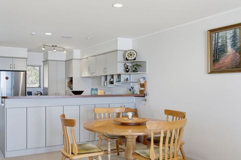 Photo of property in Beachpoint Apartments, 2/5 West End Road, Ohope, 3121