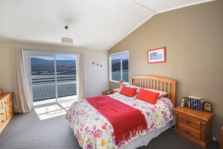 Photo of property in 68 Doon Street, Vauxhall, Dunedin, 9013