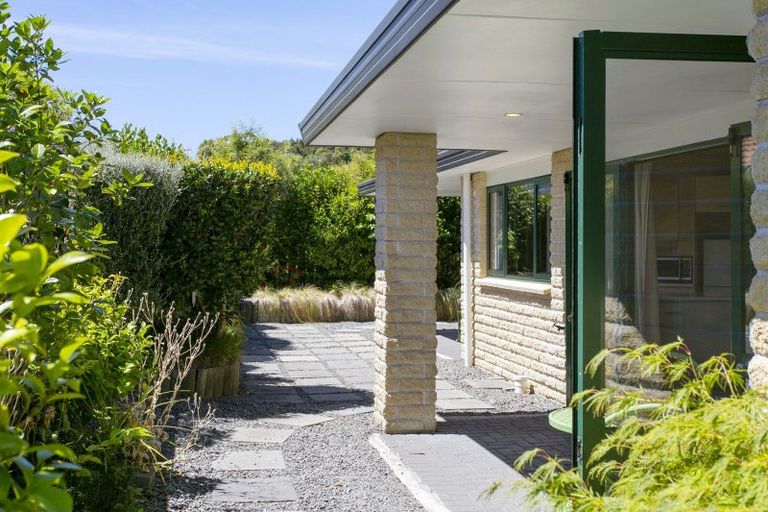 Photo of property in 30 Fairview Terrace, Waipahihi, Taupo, 3330