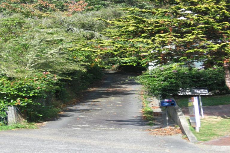 Photo of property in 124 Manuka Street, Stokes Valley, Lower Hutt, 5019