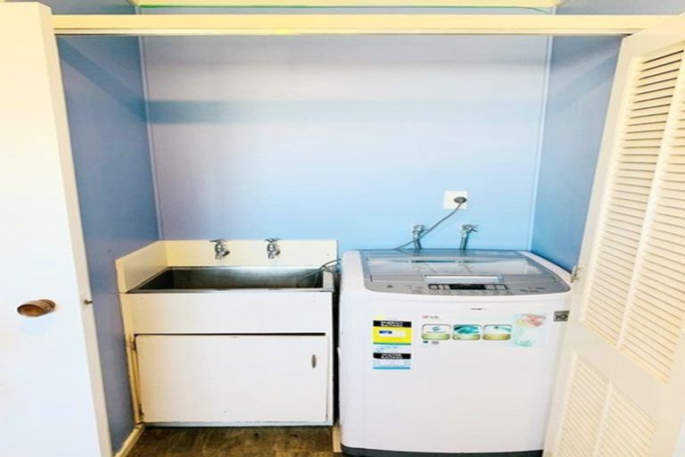 Photo of property in 42a Trentham Road, Papakura, 2110