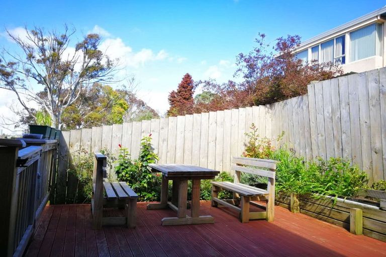 Photo of property in 2/25 Keldale Place, Forrest Hill, Auckland, 0620