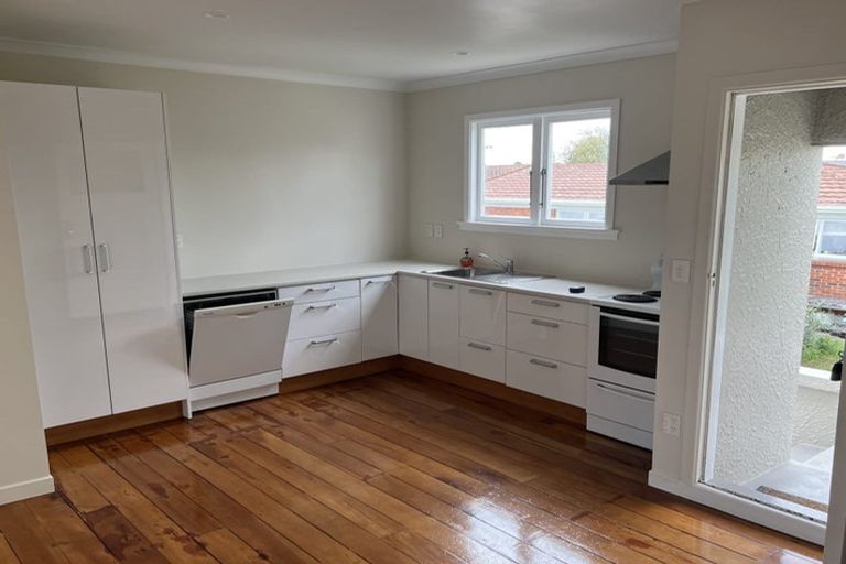 Photo of property in 1/30a Old Lake Road, Narrow Neck, Auckland, 0624