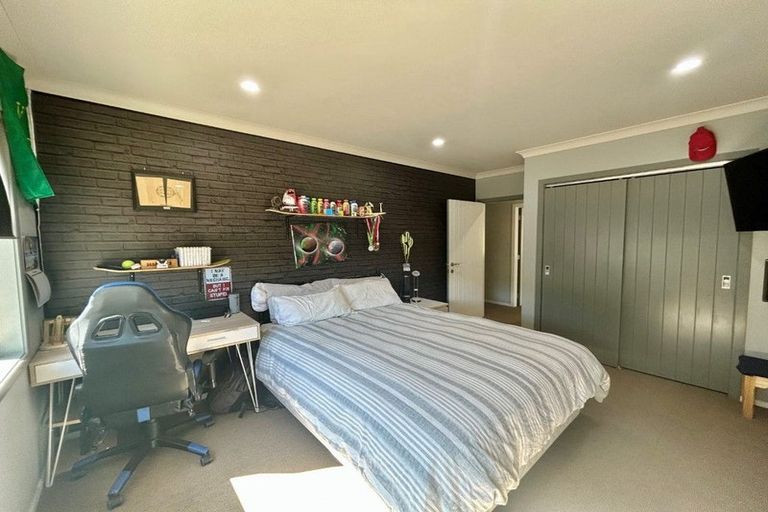 Photo of property in 84 Kent Terrace, Taradale, Napier, 4112