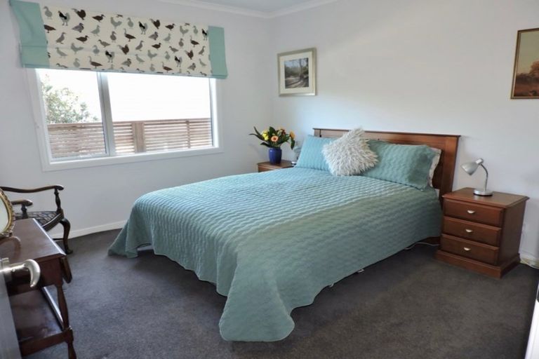 Photo of property in 15 Mervyn Kemp Drive, Tawa, Wellington, 5028