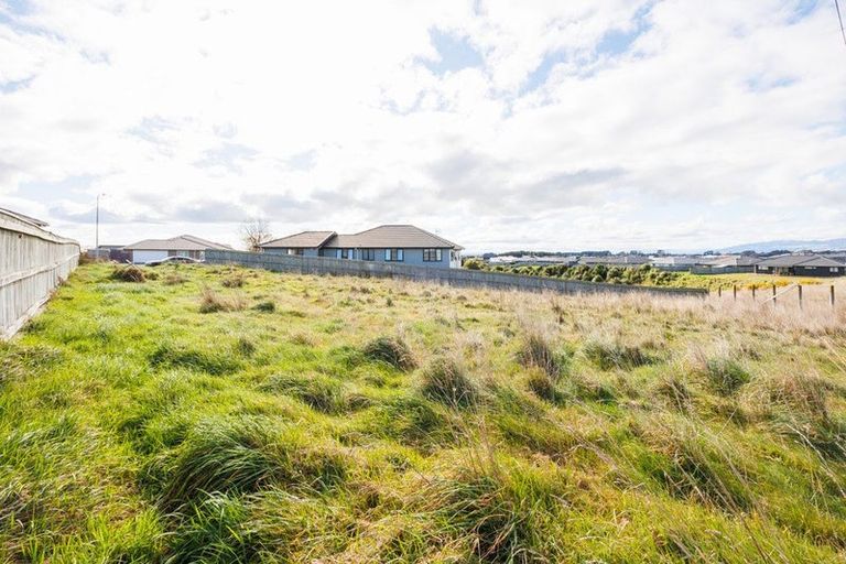 Photo of property in 17 Gibraltar Way, Fitzherbert, Palmerston North, 4410