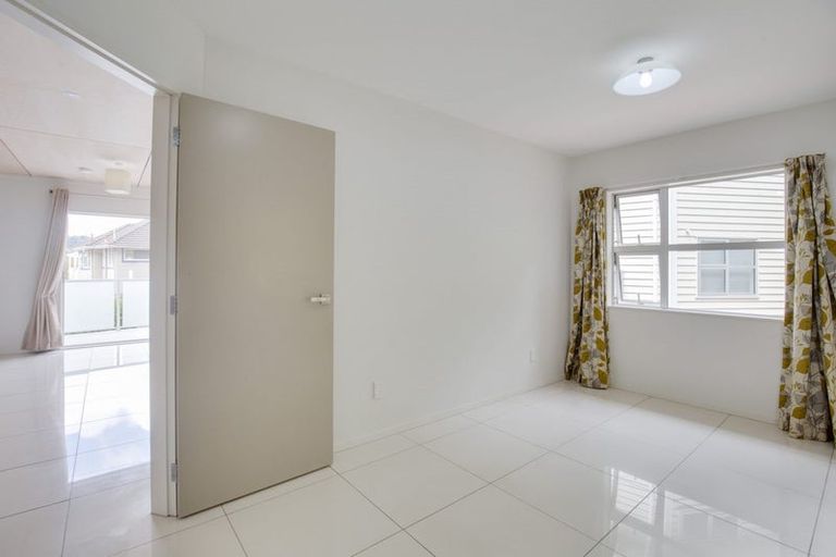 Photo of property in 3a Anderson Terrace, Mount Cook, Wellington, 6021