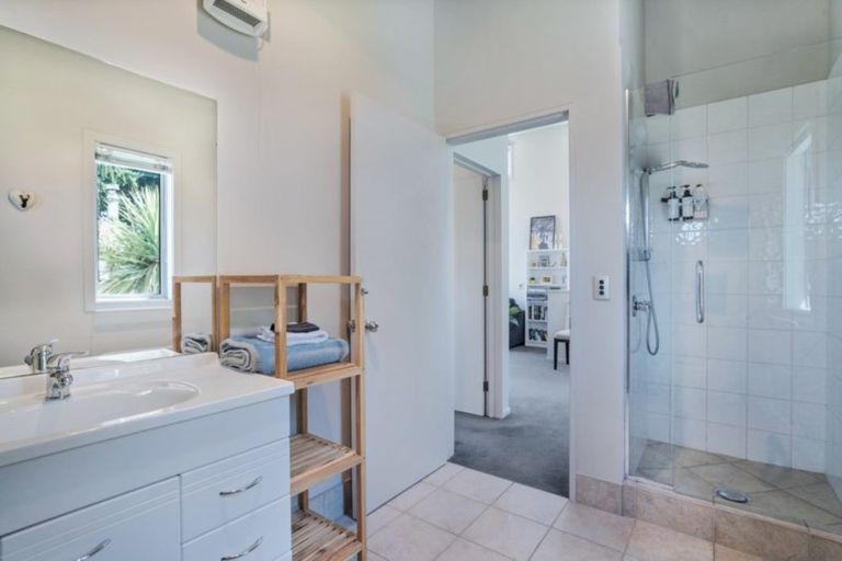 Photo of property in 9 Trevathan Lane, Wanaka, 9305