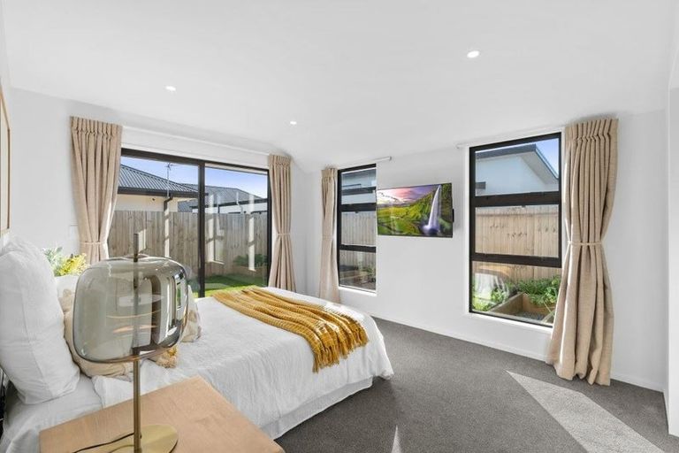 Photo of property in 5 Olearia Lane, Halswell, Christchurch, 8025