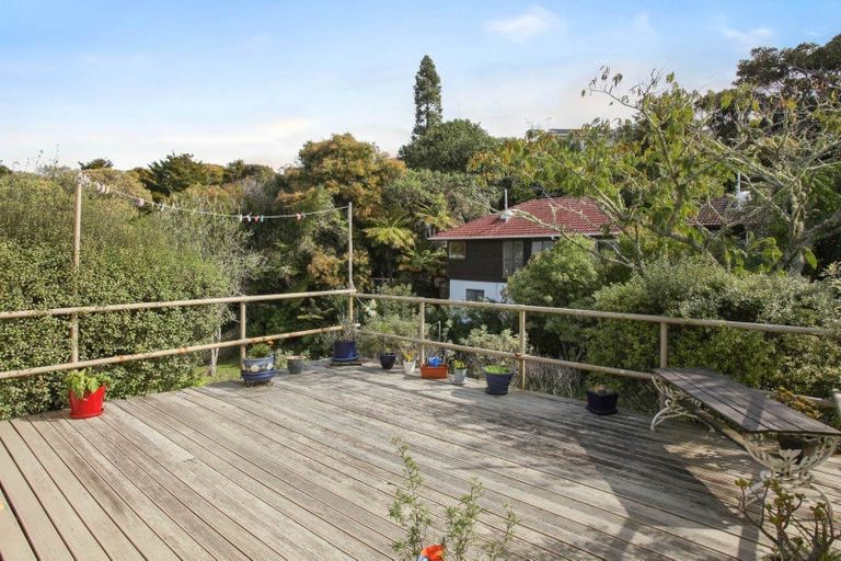 Photo of property in 70 Lake Road, Northcote, Auckland, 0627