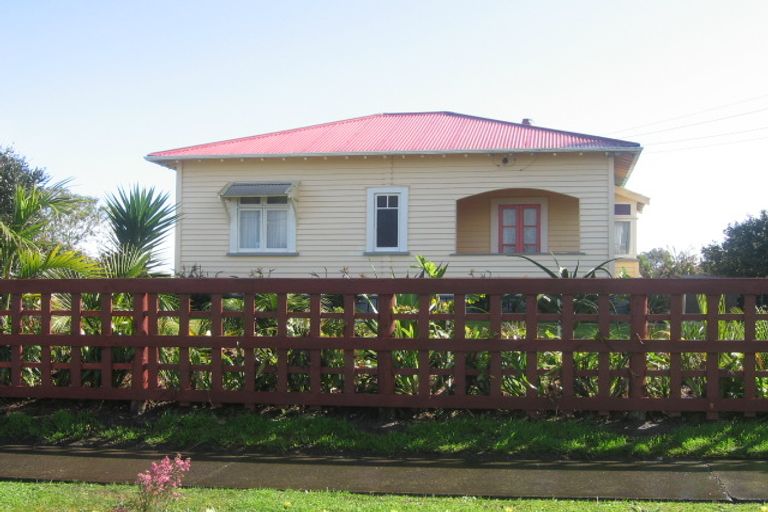Photo of property in 15 Graham Street, Te Kopuru, 0391