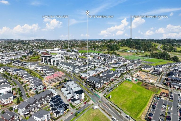 Photo of property in 70 Te Oneroa Way, Long Bay, Auckland, 0630