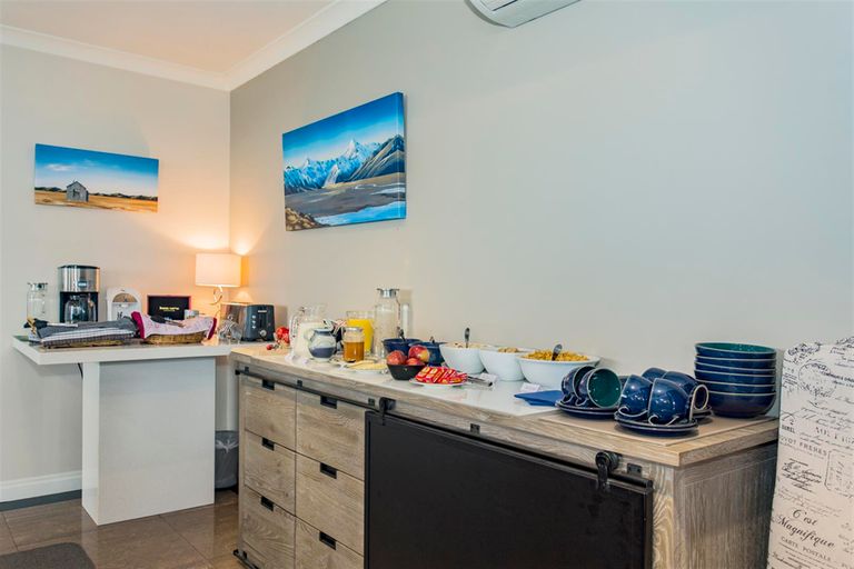 Photo of property in 2 Sams Place, Lake Tekapo, 7999