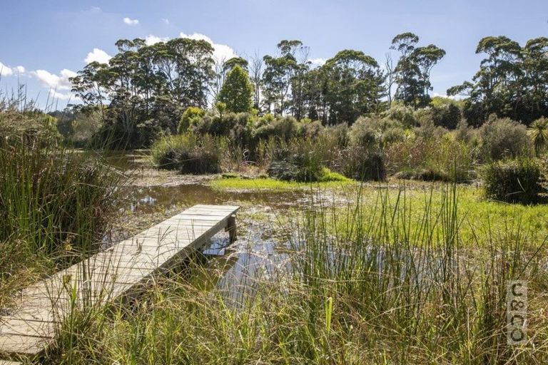 Photo of property in 902 Old North Road, Waimauku, 0882