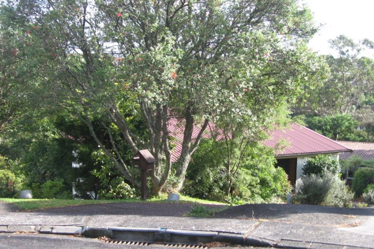 Photo of property in 10 Tranquil Glade, Hillcrest, Auckland, 0627