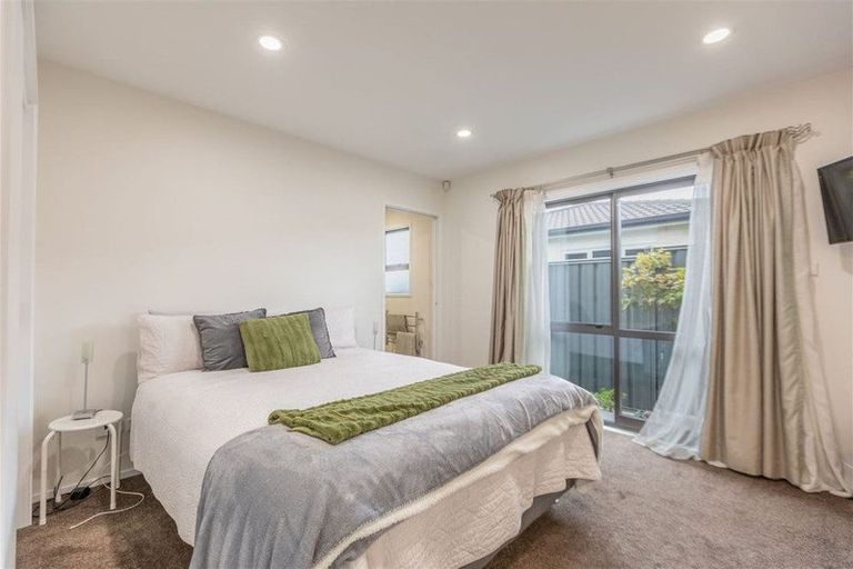 Photo of property in 12 Waitaki Way, Poraiti, Napier, 4112