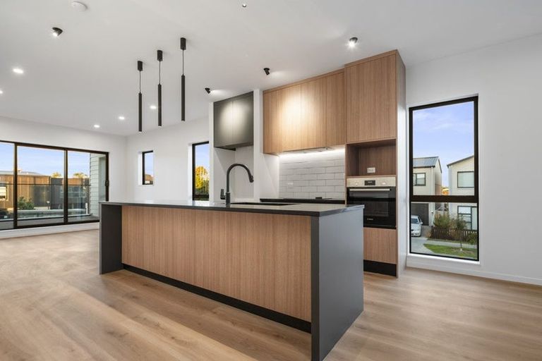 Photo of property in 8/10 Scott Road, Hobsonville, Auckland, 0616