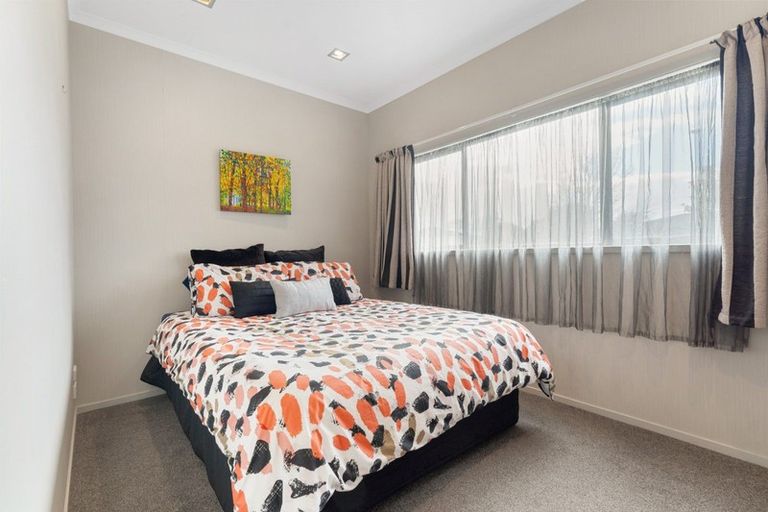 Photo of property in 1 Kimberley Grove, Westbrook, Palmerston North, 4412