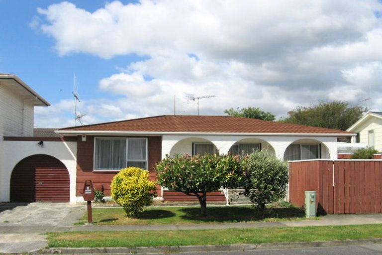 Photo of property in 2/1 Crystal Grove, Birchville, Upper Hutt, 5018