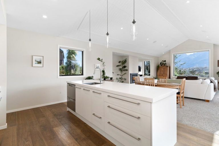 Photo of property in 5 Ellesmere Avenue, Jacks Point, Queenstown, 9371