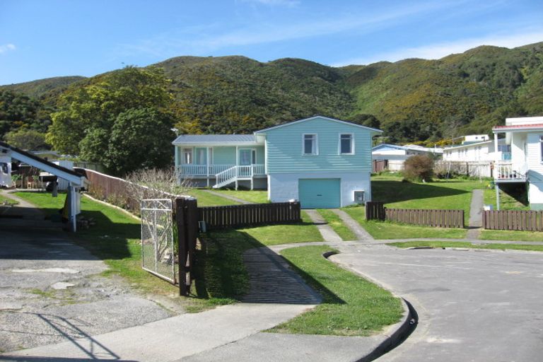 Photo of property in 7 Bunratty Grove, Wainuiomata, Lower Hutt, 5014