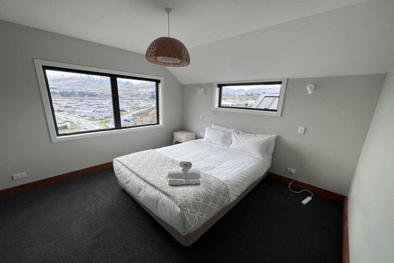 Photo of property in 28 Myles Way, Lower Shotover, Queenstown, 9304