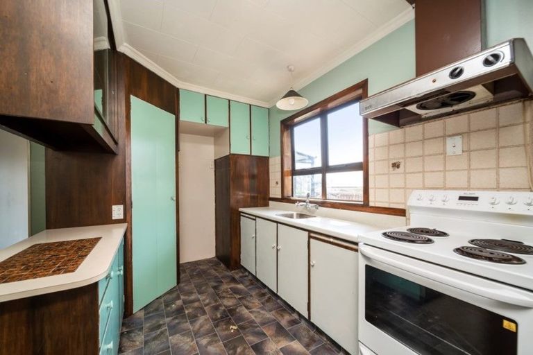 Photo of property in 115 Mangorei Road, Merrilands, New Plymouth, 4312