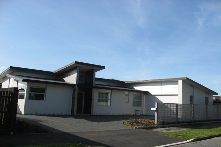 Photo of property in 5a Dovedale Avenue, Ilam, Christchurch, 8041