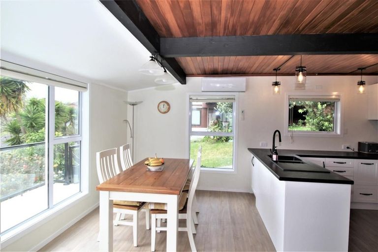 Photo of property in 8 Ngahere Drive, Horahora, Whangarei, 0110