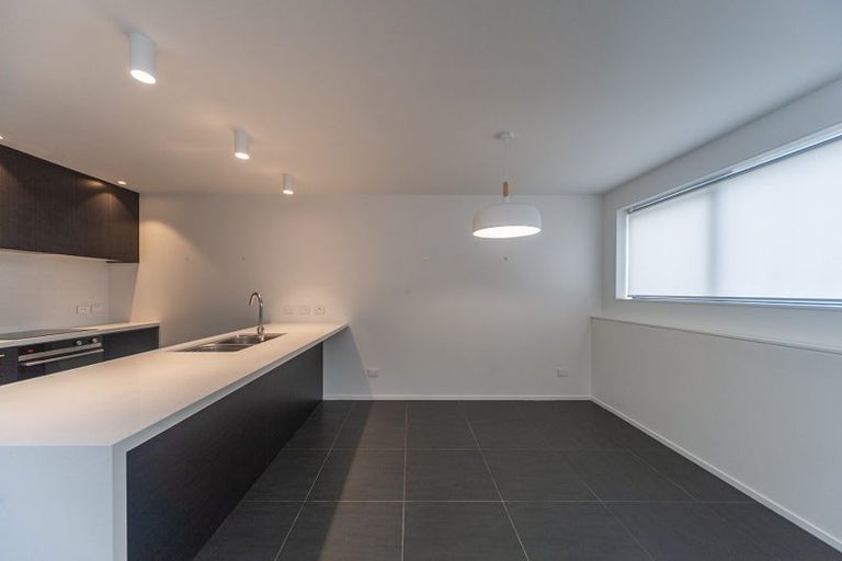 Photo of property in 21/104 Maupuia Road, Maupuia, Wellington, 6022