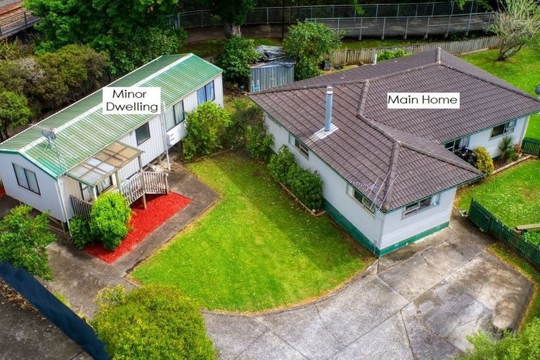 Photo of property in 20 Serwayne Place, Sunnyvale, Auckland, 0612