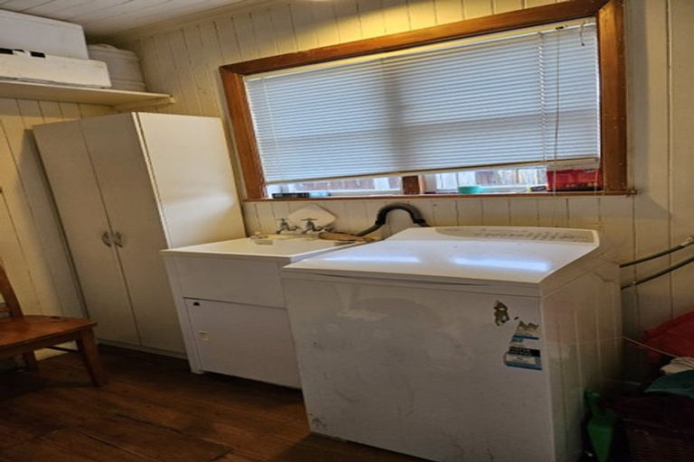 Photo of property in 38 Seddon Street, Wallaceville, Upper Hutt, 5018