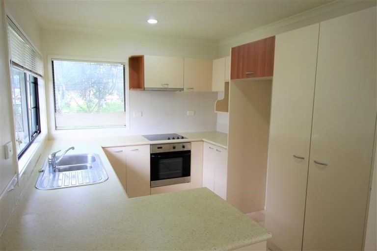 Photo of property in 27 Opawa Crescent, Favona, Auckland, 2024