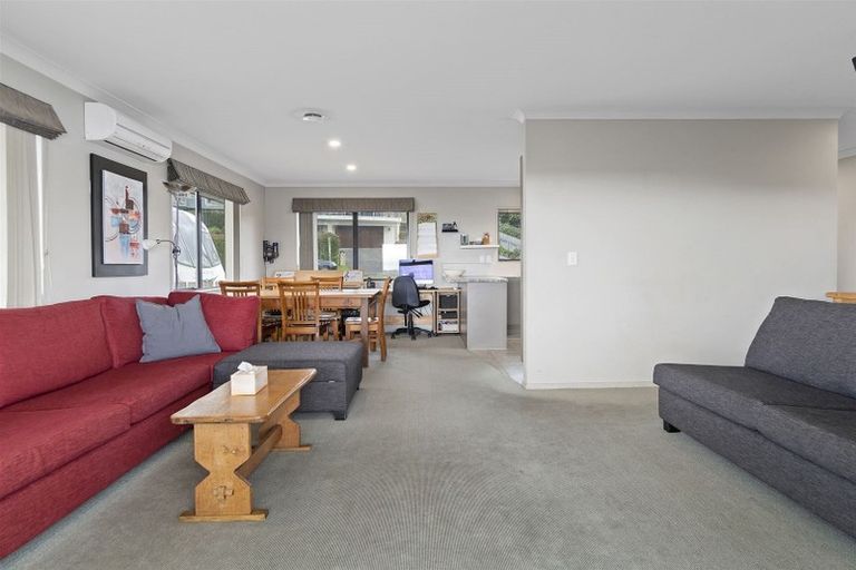 Photo of property in 15 Discovery Avenue, Welcome Bay, Tauranga, 3112